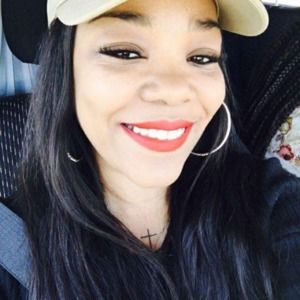 Meet your Posher, Myosha